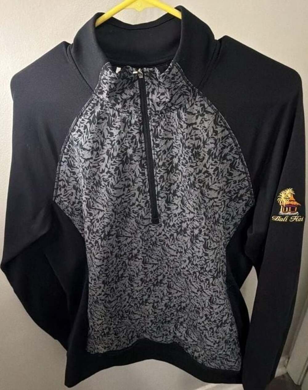 Adidas Golf Bali Hai Las Vegas 1/4 Zip Pullover Women L Black Gray Print